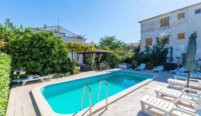 Beautiful apartment in Kastel Stari with WiFi