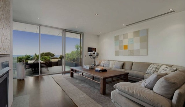 Beautiful apartment by the beach in brighton!