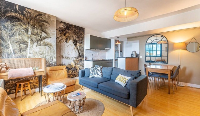 Beautiful apartment beautifully decorated for 4 on the Quays of Bordeaux