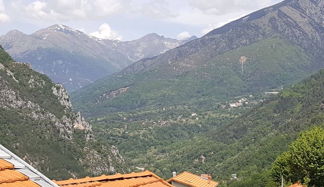 Beautiful apartment comfortable 115 m² /Ideal Couple, family, hikers