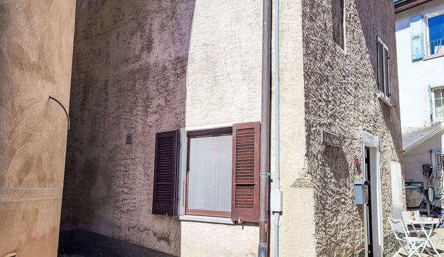 Beautiful apartment for 2 people with WIFI, TV, pets allowed and parking