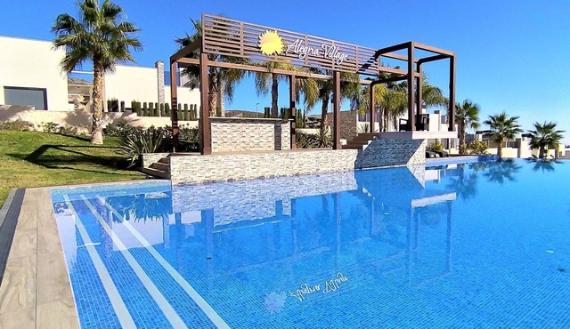 Beautiful apartment for 4 guests with pool, WIFI, A/C, TV and patio