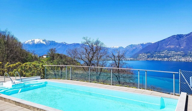 Beautiful apartment for 4 people with pool, WIFI, TV, terrace, pets allowed and panoramic view