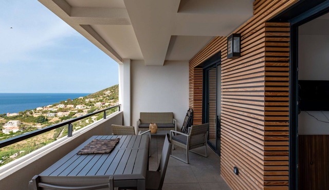 Beautiful apartment for 4 guests with WIFI, A/C and patio