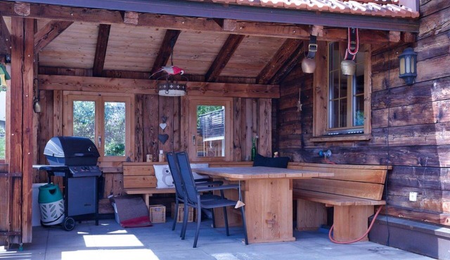 Beautiful apartment for 10 guests with WIFI, TV, balcony and parking