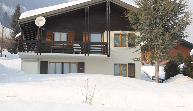 Beautiful apartment for 6 guests with WIFI, TV and balcony