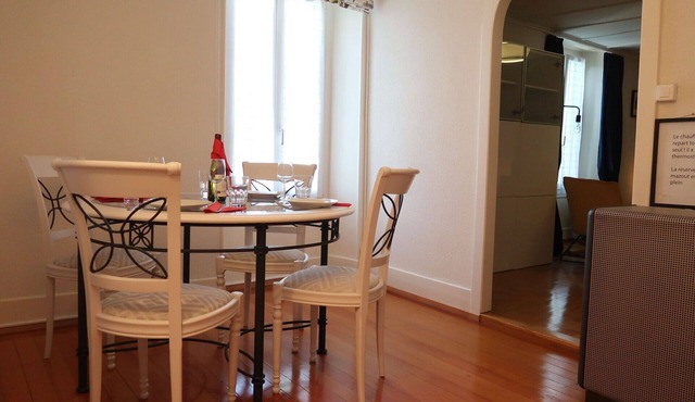 Beautiful apartment for 4 people with WIFI, TV, patio, pets allowed and parking