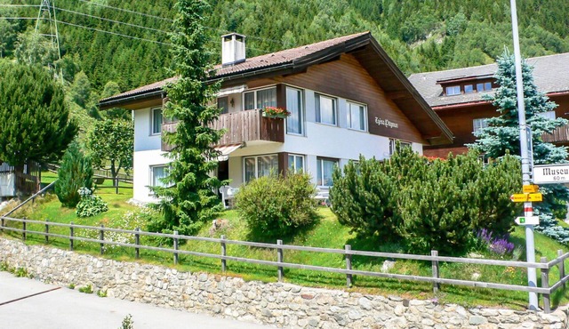 Beautiful apartment for 5 guests with WIFI, TV, patio, pets allowed, panoramic view and parking