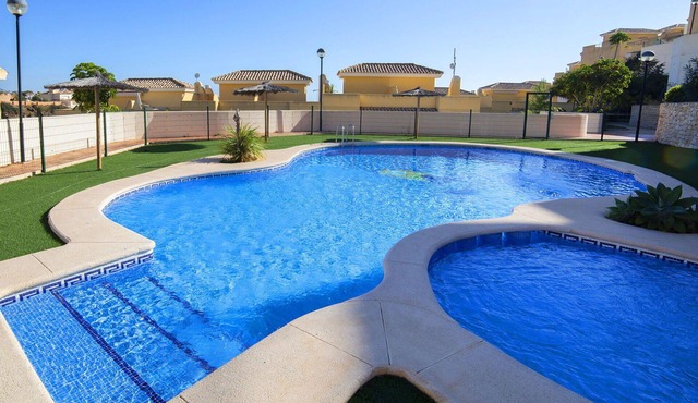 Beautiful apartment for 6 guests with A/C, pool, WIFI, TV and terrace