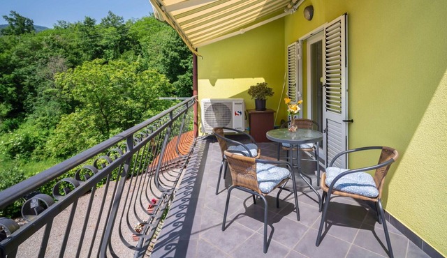 Beautiful apartment for 5 guests with A/C, WIFI, TV, terrace, pets allowed and parking