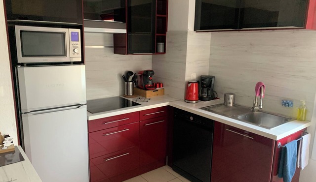 Beautiful apartment T 2 Rez garden with sheltered terrace swimming pool (summer) Fiber