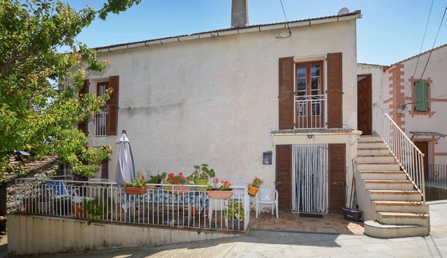 Beautiful apartment in Rospigliani