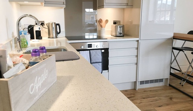 Beautiful Apartment in Centre of Winchester with Parking