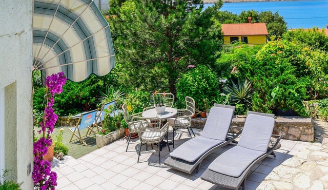 Beautiful apartment for 4 people with pool, WIFI, A/C, TV and patio