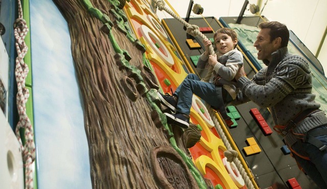 Beautiful apartment in villa for 8 people with pool, hot tub, WIFI, TV and terrace