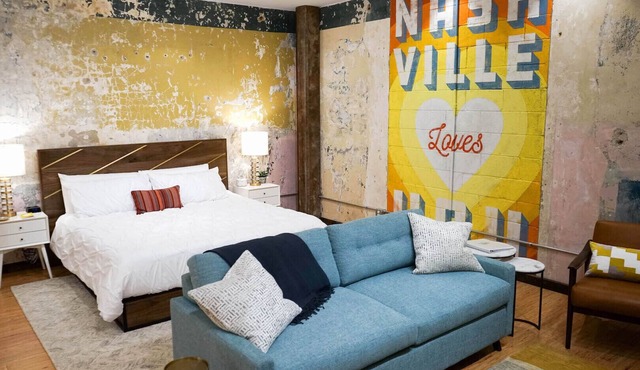 Beautiful Apartment in the Heart of Downtown! (Loft 203)