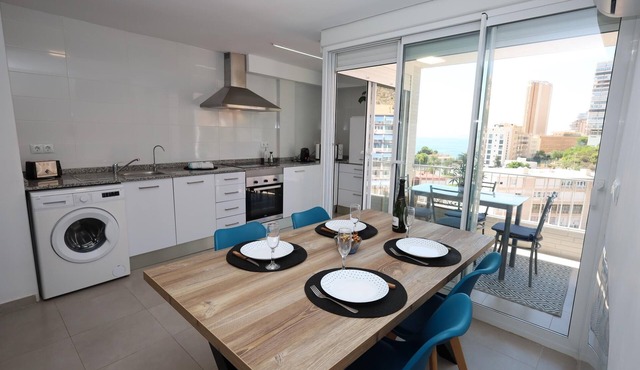 Beautiful apartment in Alicante on the beachfront for 4 people