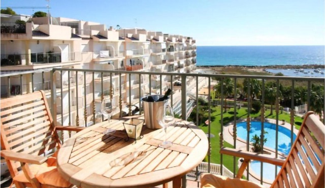 Beautiful Apartment In El Campello With Wifi, Outdoor Swimming Pool And Swimming Pool