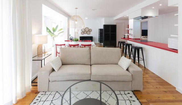 BEAUTIFUL APARTMENT IN CITY CENTRE - FAMILIES ONLY