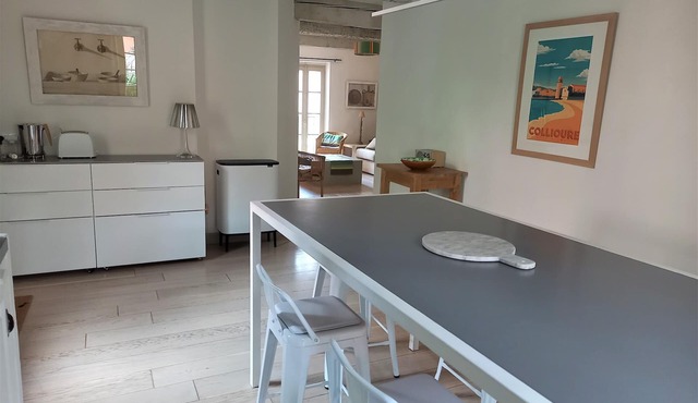 Beautiful apartment in house of character, 5mn walk from the sea