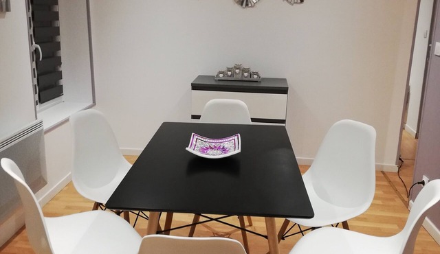 beautiful apartment in old and quiet residence