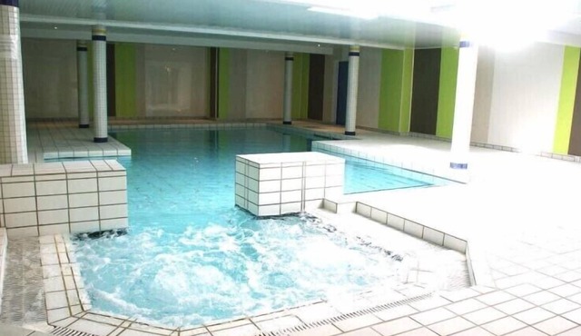 Beautiful apartment in a large private park