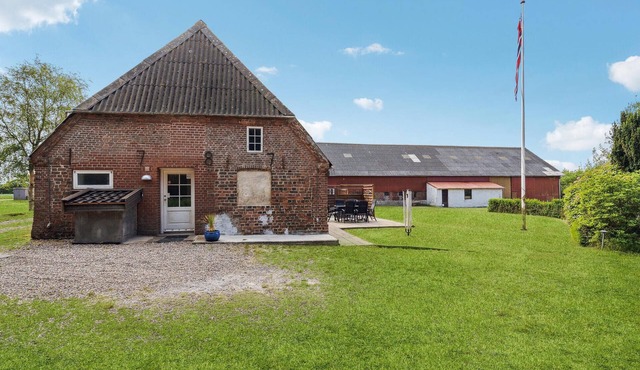 Beautiful apartment in Højer with WiFi