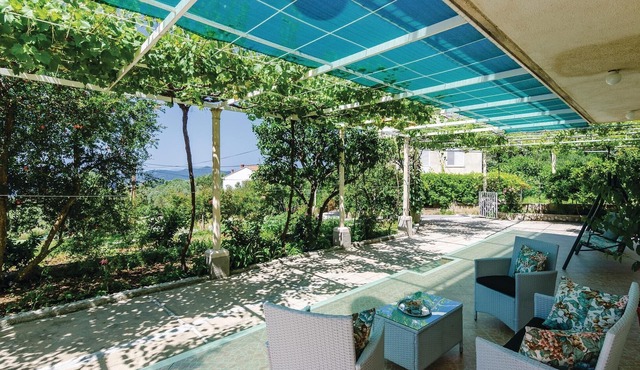 Beautiful apartment in Brsecine with WiFi