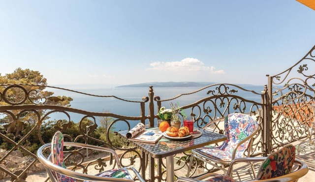 Beautiful apartment in Krvavica