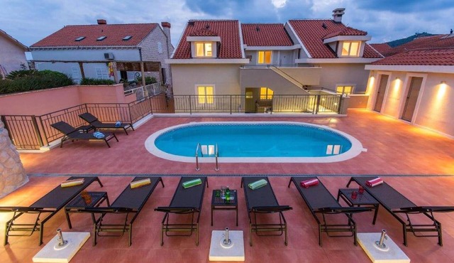 Beautiful apartment in Molunat
