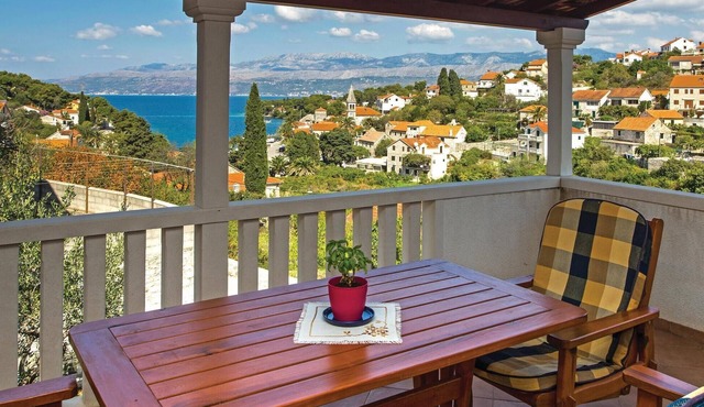 Beautiful apartment in Splitska