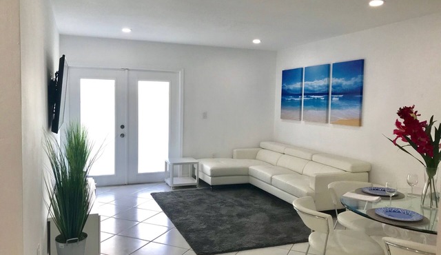 Beautiful Apartment in Miami—-Shamrock Kendall