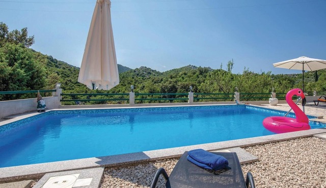 Beautiful apartment in Ploce