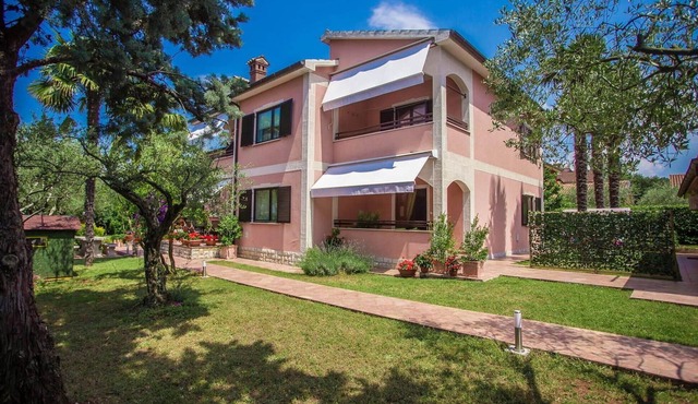 Beautiful apartment in Porec with WiFi