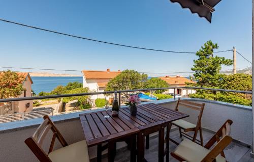 Beautiful Apartment In Prizna With Wifi