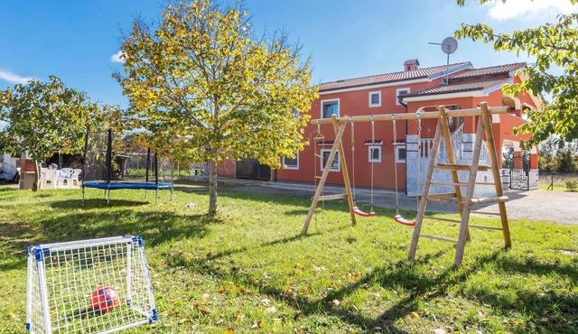 Beautiful apartment in Pula with WiFi