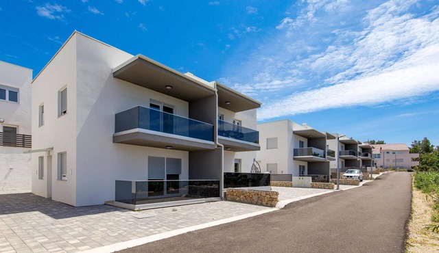 Beautiful apartment in Simuni with WiFi