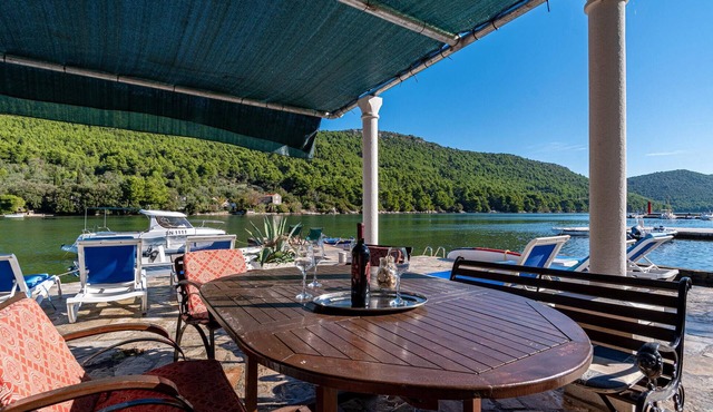 Beautiful apartment in Ston with WiFi