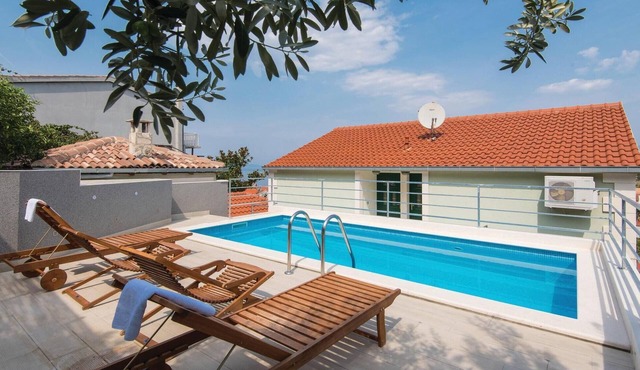 Beautiful apartment in Trpanj with WiFi