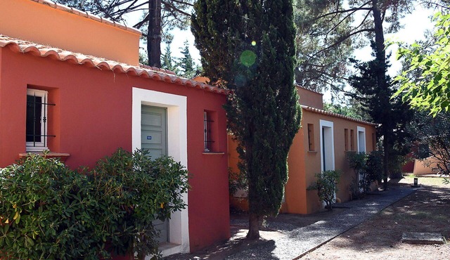 Beautiful apartment in villa for 4 guests with WIFI, pool, TV, terrace and pets allowed