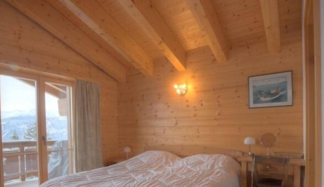 Beautiful apartment located close to the village square with 4 bedrooms, including a master bedroom