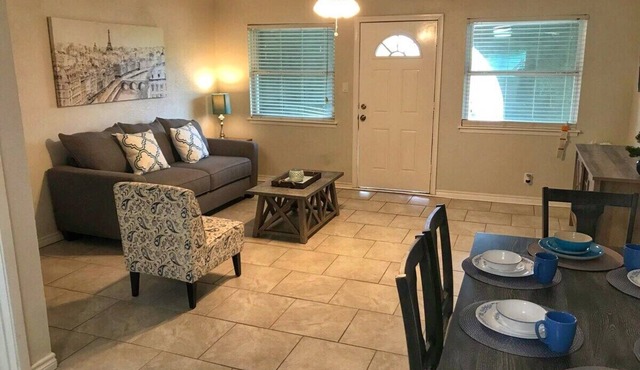 Beautiful Apartment @ The Botanical Gardens (#11)