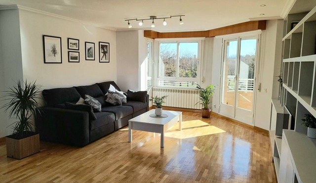 Beautiful apartment, very spacious, with views and garage