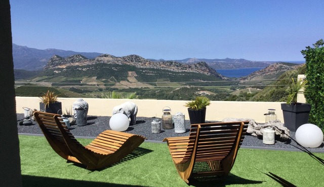 Beautiful apartment with view over the Bay of St Florent