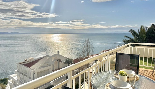 Beautiful apartment with pool, WiFi and parking, 10 min from the beach