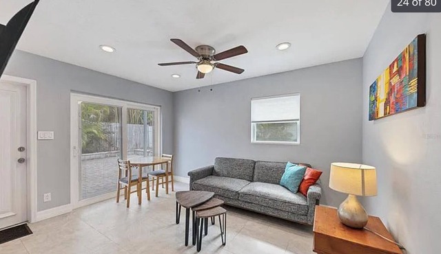 Beautiful Apt B Close to Downtown, Bayfront and beaches