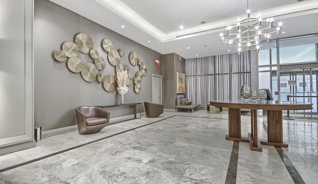 Beautiful Apt. in Heart of Yorkville