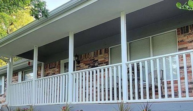 Beautiful Arbuckle Lake home, secluded, trees Longer Term Rental Discounts