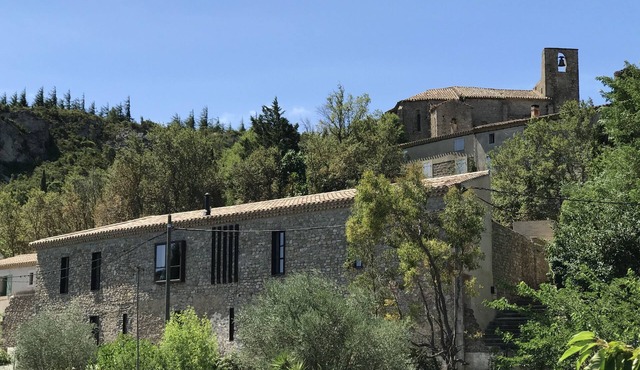 Beautiful archi house with garden. Private swimming pool for renters only