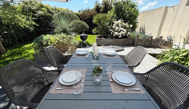 Beautiful architect villa 80m from Kervilzic beach, sleeps 10